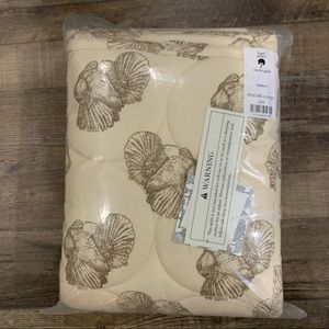 Kate Quinn Turkey Circle Quilt